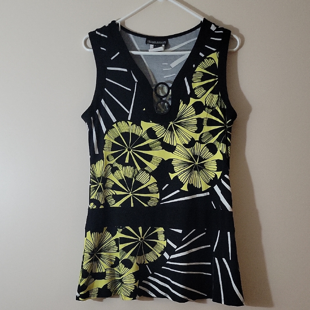 Frank Lyman Womans Floral Burst Tank Top